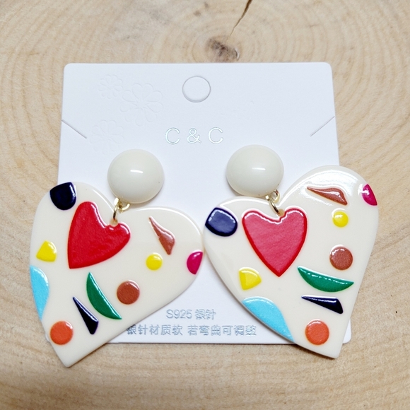 Brand New White Red Heart Earrings - Picture 2 of 6